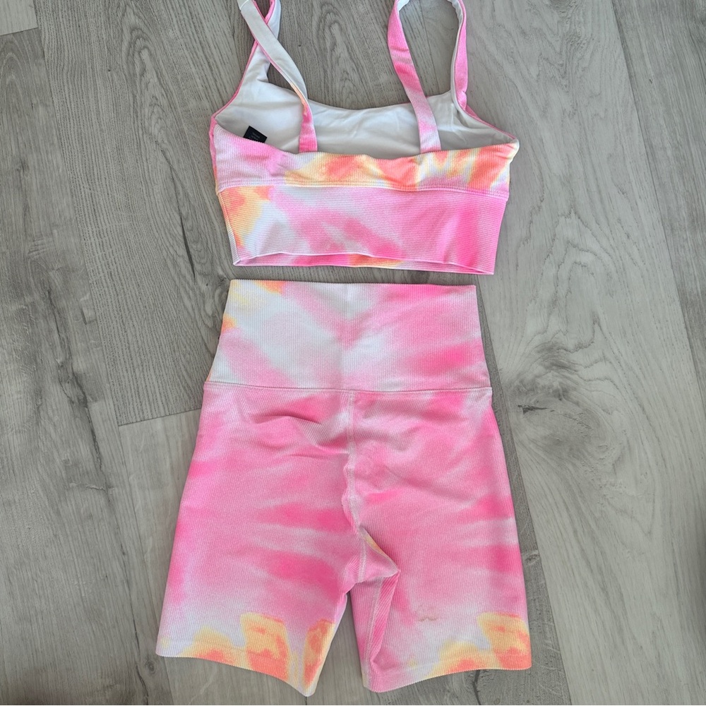 NWOT Beach Riot Workout Set - Picture 3 of 3